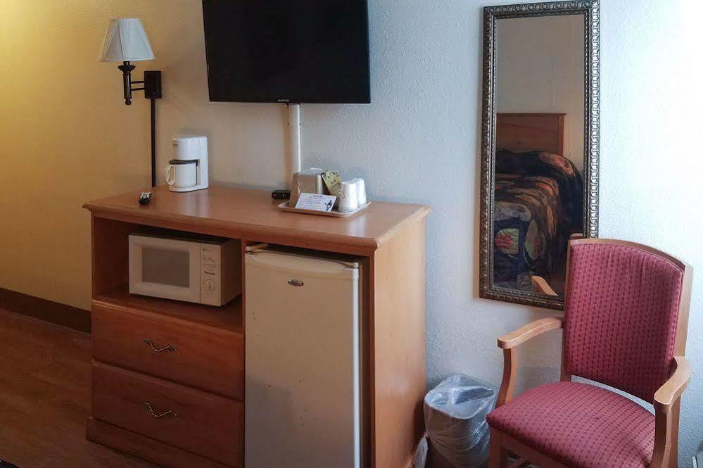 Rodeway Inn Asheville Dış mekan fotoğraf